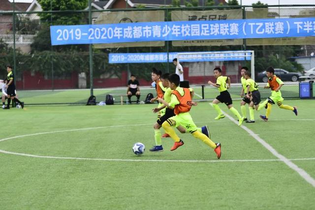 戈登本场1造点+4造犯规 3解围3抢断+21对抗10成功 获评7.3分